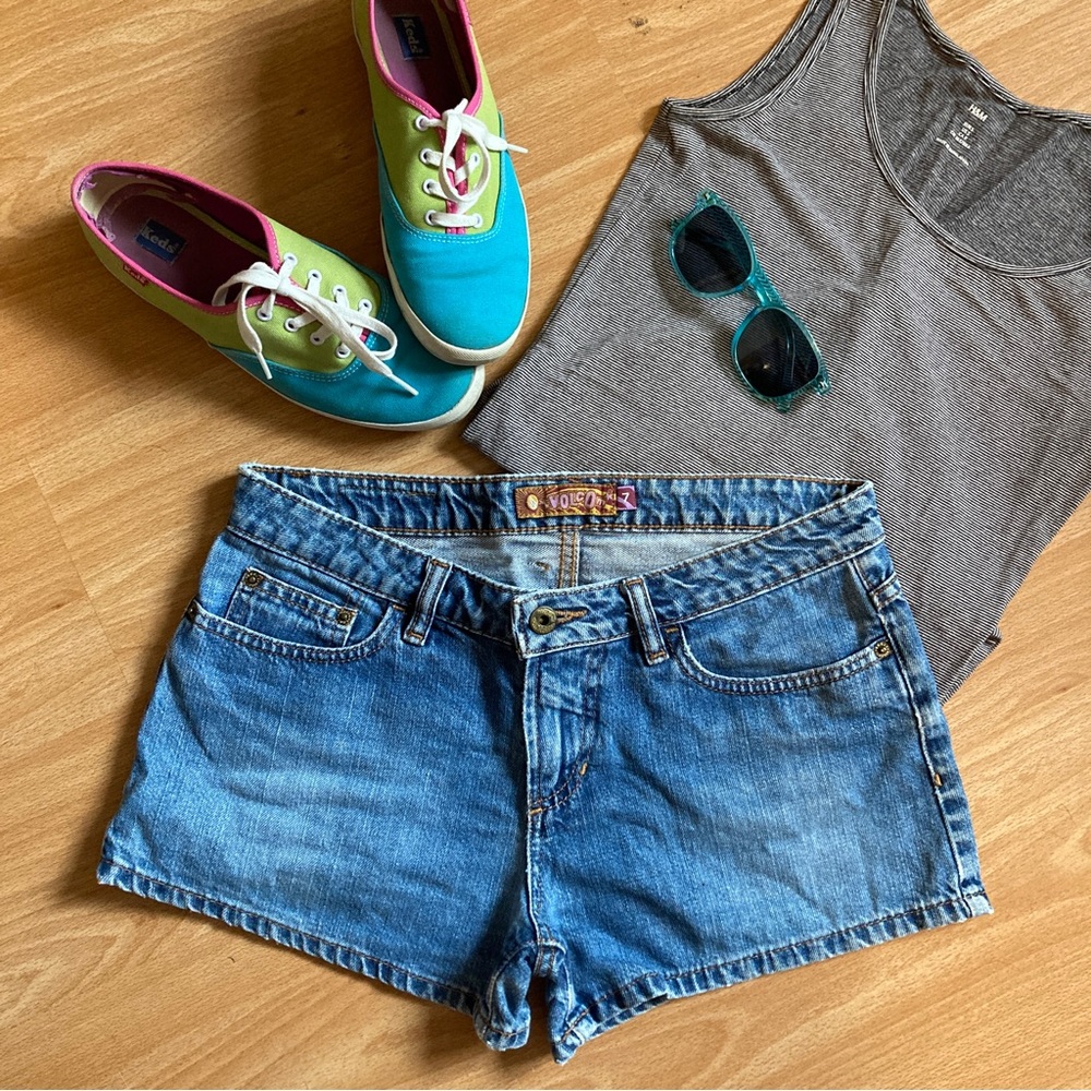 Volcom denim jean shorts, size 7